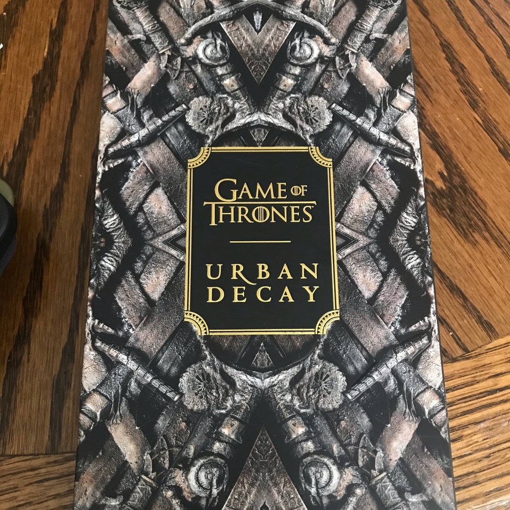 Urban Decay x Game of Thrones Palette